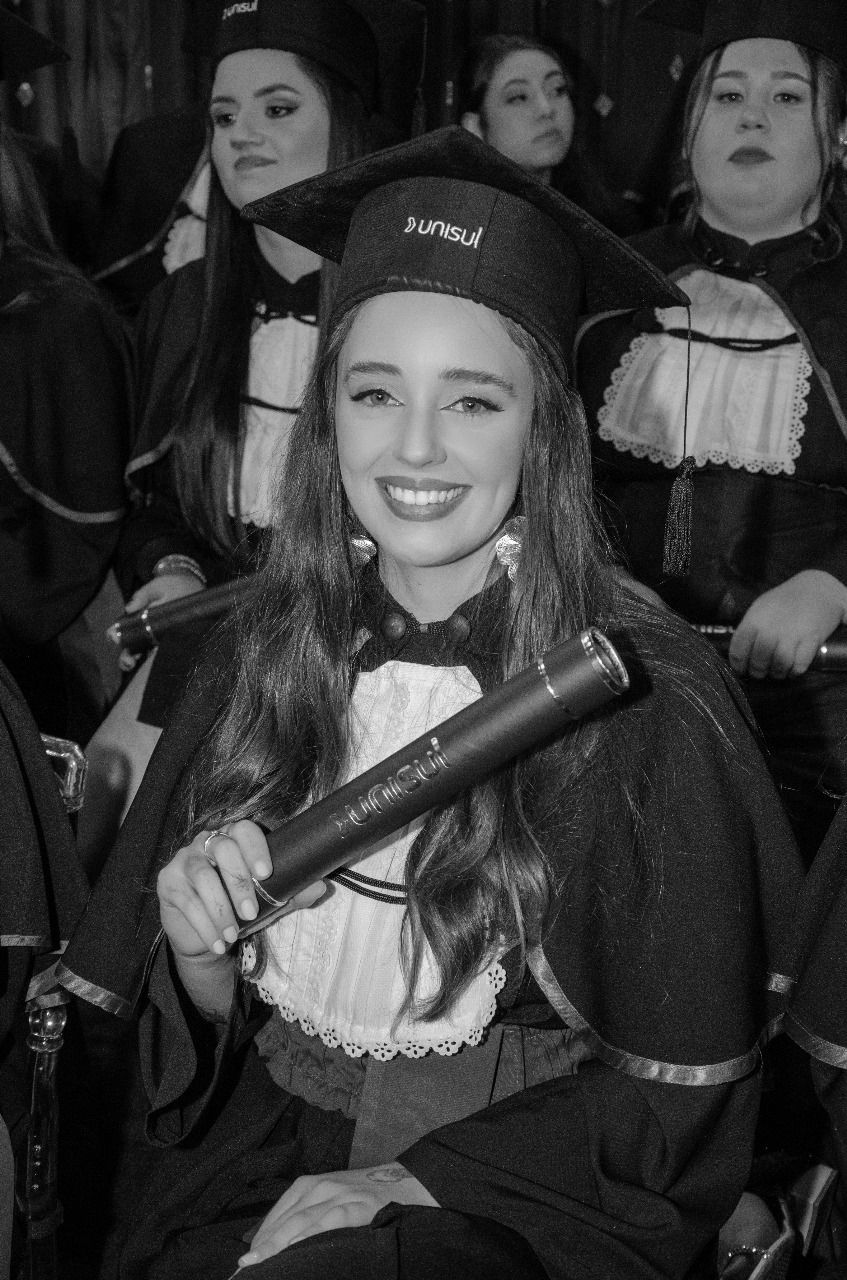Pamela Rinozi Teixeira — Psicóloga Clínica, formanda pela Unisul